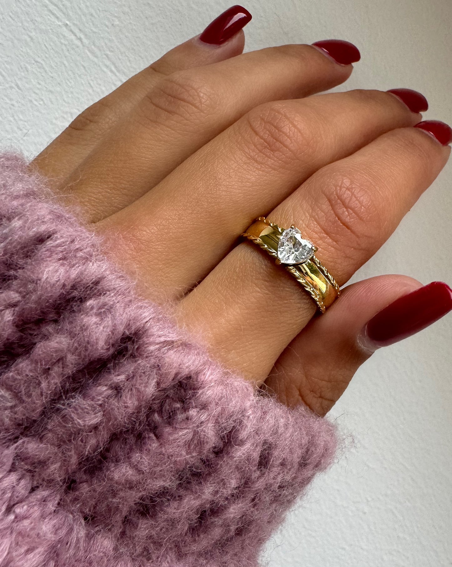 Ring AMORE